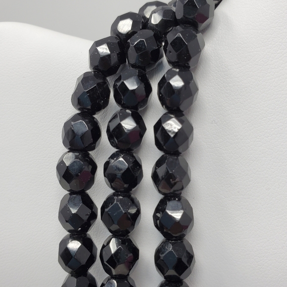 VINTAGE HOBE SIGNED THREE STRAND BLACK FACETED BEAD NECKLACE BOX CLASP JEWELRY - Picture 4 of 12